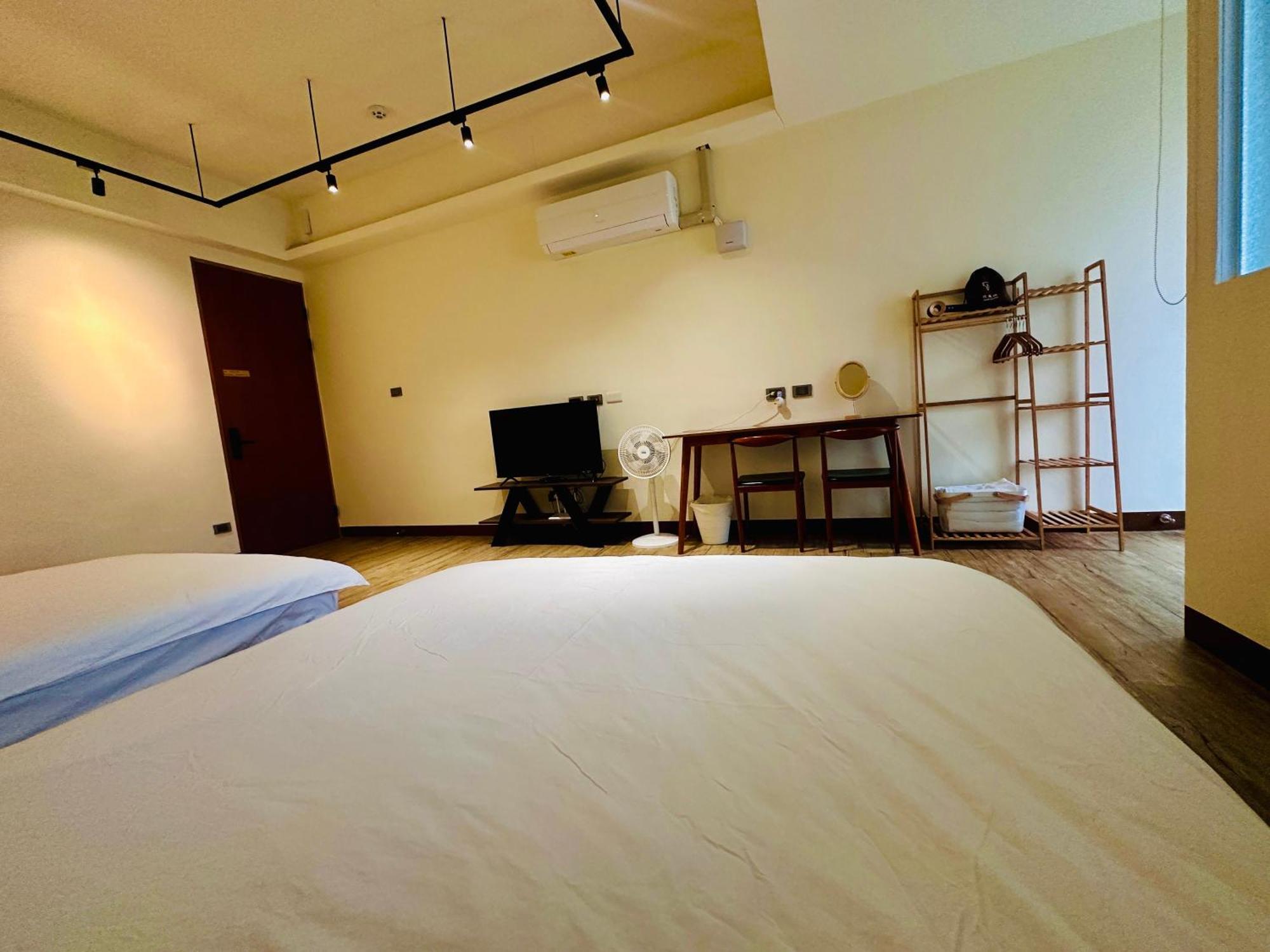 H-Khun Apartment Donggang Exterior photo